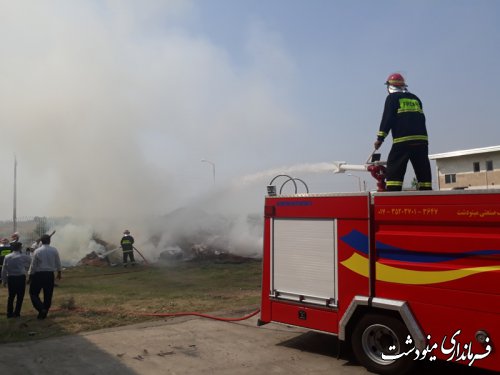 مانور اطفاء حریق در شهرک صنعتی مینودشت برگزار شد