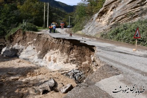 بازدید فرماندار شهرستان مینودشت از مناطق آسیب دیده در سیلاب شب گذشته