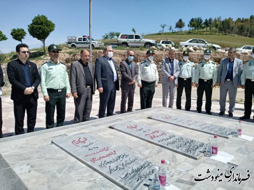 غبار روبی مزار شهدای گمنام مینودشت بمناسبت سالروز آزادسازی خرمشهر