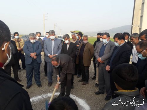 كلنگ زني طرح هادي روستای سنچولی آباد با حضور فرماندار مینودشت