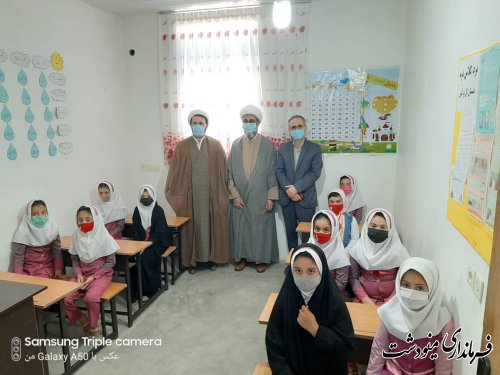 بازدید فرماندار از خانه قرآن گل نرگس شهرستان مینودشت