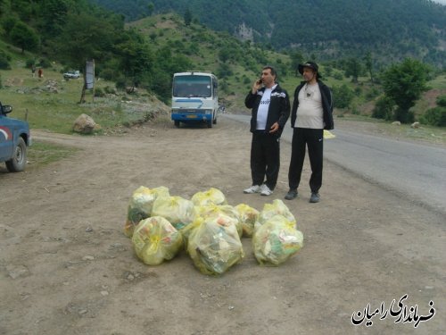 پاکسازی منطقه گردشگری النگ رامیان از زباله / گزارش تصویری