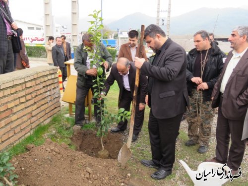 در روز بزرگداشت شهدا،گلزار شهدای گمنام رامیان عطر افشانی شد