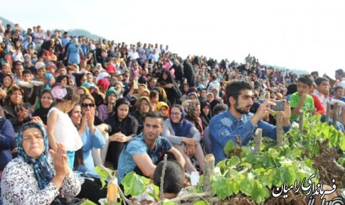 برگزاری پنجمین جشنواره توت فرنگی در روستای شفیع آباد 