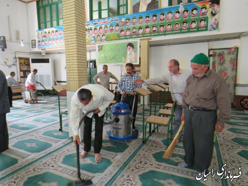 غبار روبی مساجد رامیان در آستانه ماه مبارک رمضان