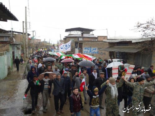 برگزاری راهپیمایی 22 بهمن در روستای توران فارس از توابع بخش مرکزی شهرستان رامیان