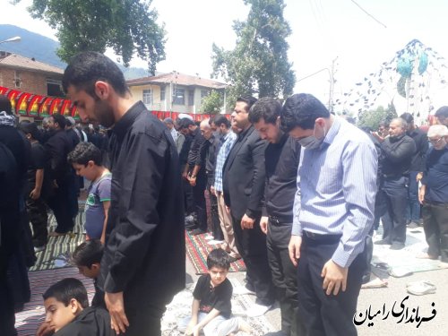 حضور  دهنوی معاون هماهنگی امور اقتصادی استاندار در نماز ظهر عاشورا در شهر رامیان