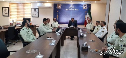 دیدار فرمانده و پرسنل نیروی انتظامی با فرماندار رامیان