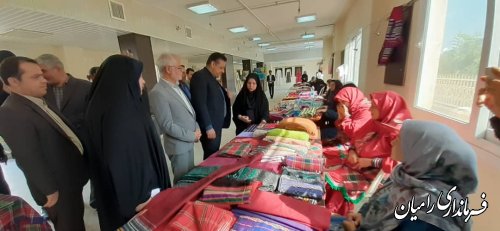 افتتاح نمایشگاه توانمندی های هنرمندان شهرستان رامیان