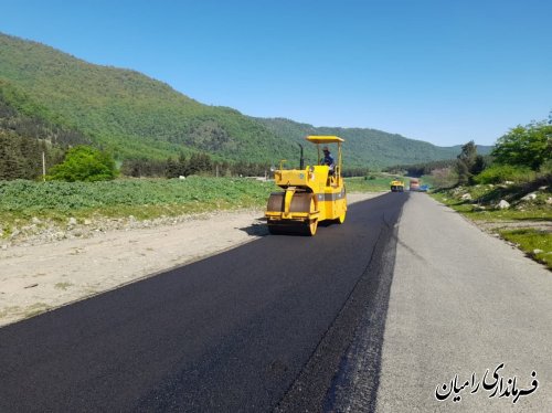 بازدید فرماندار رامیان از پروژه آسفالت جاده النگ