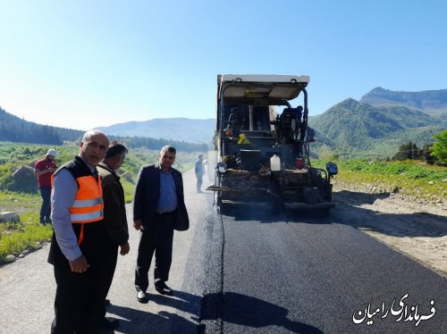 بازدید فرماندار رامیان از پروژه آسفالت جاده النگ