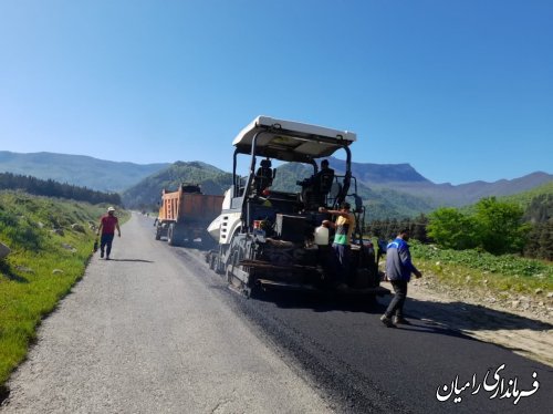 بازدید فرماندار رامیان از پروژه آسفالت جاده النگ