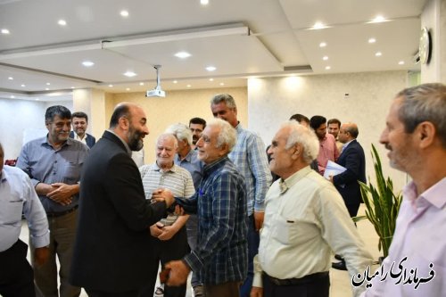 در دولت مردمی، مدیران فدای مردم می‌شوند و منافع مردم است که ارجحیت دارد