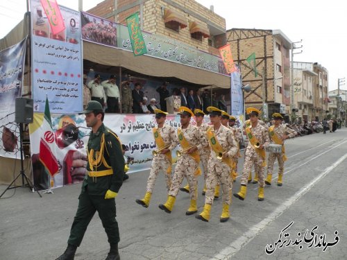 حضور فرماندار شهرستان ترکمن در رژه نیروهای مسلح غرب استان (کردکوی) 