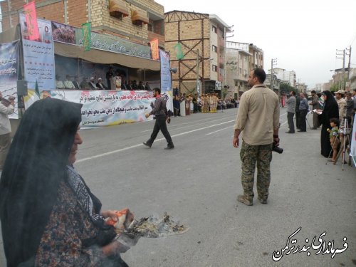 حضور فرماندار شهرستان ترکمن در رژه نیروهای مسلح غرب استان (کردکوی) 