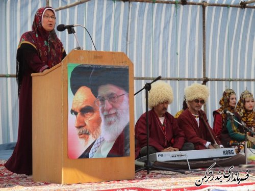 برگزاری جشنواره بومی محلی در محل شنای بندرترکمن