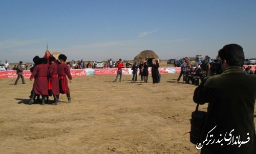 برگزاری جشنواره بومی محلی در محل شنای بندرترکمن