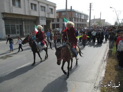 همایش بزرگ پیاده‌روی خانوادگی و ورزشی بندرترکمن برگزار شد