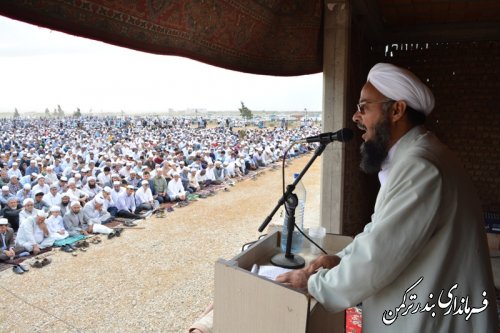 نماز عید سعید فطر با شکوه خاصی در شهرستان ترکمن برگزار شد