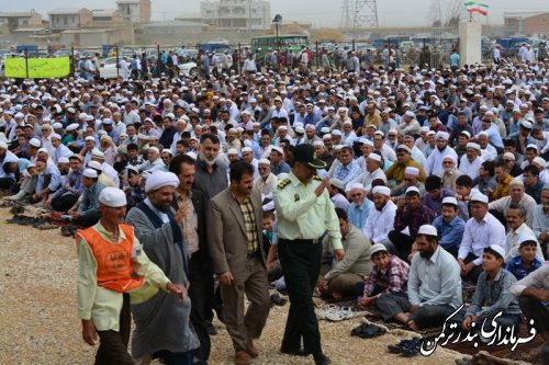 نماز عید سعید فطر با شکوه خاصی در شهرستان ترکمن برگزار شد