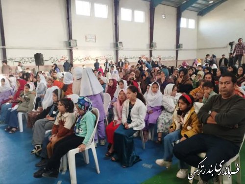 برگزاری جشن رنگین کمان همدلی در روستای پنج پیکر بندرترکمن 