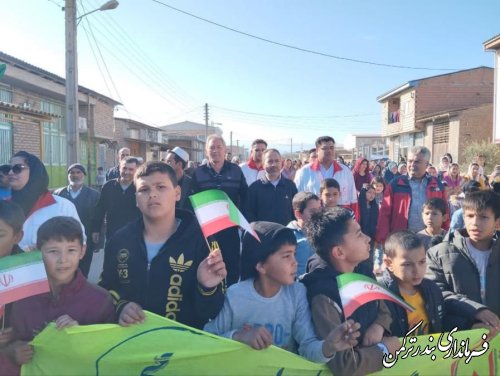 همایش پیاده روی خانوادگی در روستای چاپاقلی بندرترکمن برگزار شد