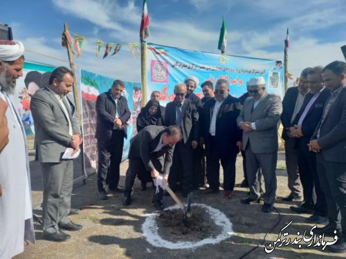 عملیات احداث اولین مجتمع گردشگری روستایی بندرترکمن در پنج پیکر آغاز شد