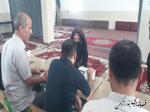 حضور بانوی ۱۲۴ ساله در شعبه اخذ رای روستای محمدآباد شمالی بندرترکمن