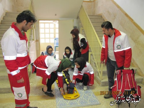 مانور زلزله درمدارس بندرترکمن برگزار شد