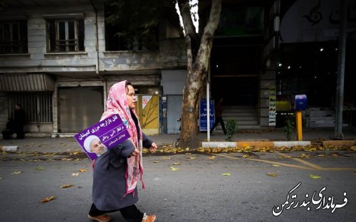 حضور مردم بندرترکمن در مراسم استقبال از رئیس جمهور