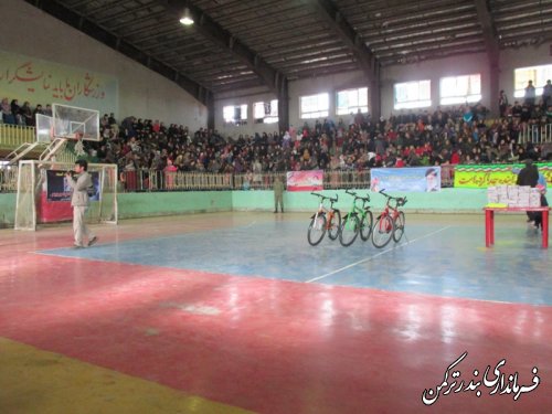 همایش بزرگ پیاده روی خانوادگی در بندرترکمن برگزار شد