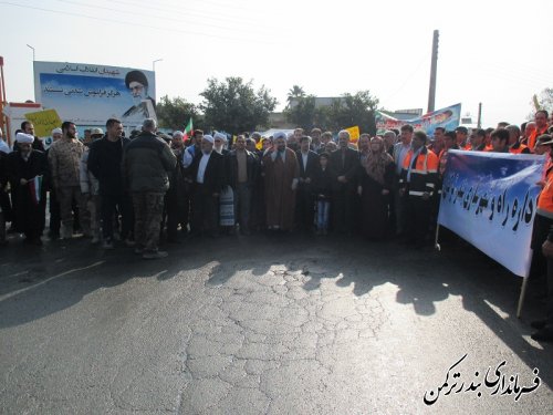 کزارش تصویری از حضور گسترده مردم بندرترکمن در راهپیمایی 22 بهمن