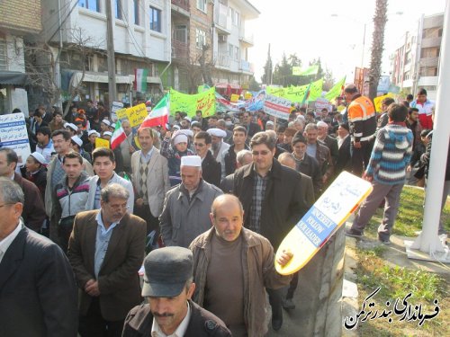 کزارش تصویری از حضور گسترده مردم بندرترکمن در راهپیمایی 22 بهمن