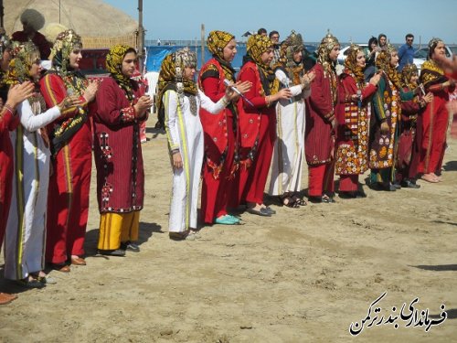 برگزاری جشنواره بومی محلی در محل شنای بندرترکمن