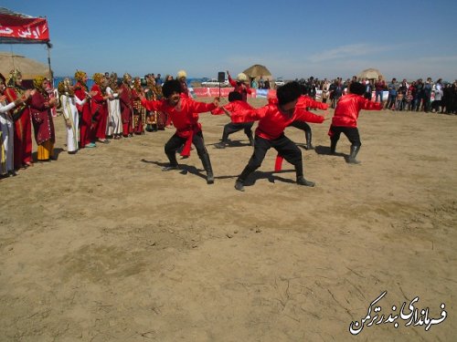 برگزاری جشنواره بومی محلی در محل شنای بندرترکمن