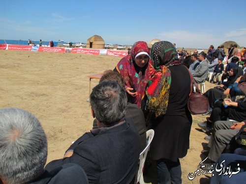 برگزاری جشنواره بومی محلی در محل شنای بندرترکمن