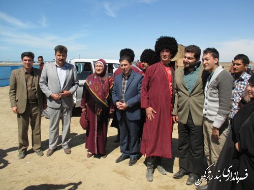 برگزاری جشنواره بومی محلی در محل شنای بندرترکمن