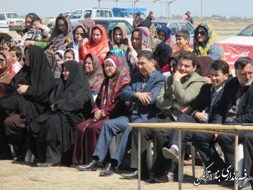 برگزاری جشنواره بومی محلی در محل شنای بندرترکمن