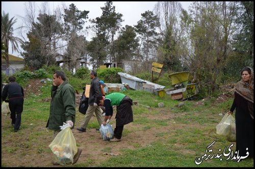 دومین پاکسازی محیط زیست در جزیره آشوراده برگزار شد