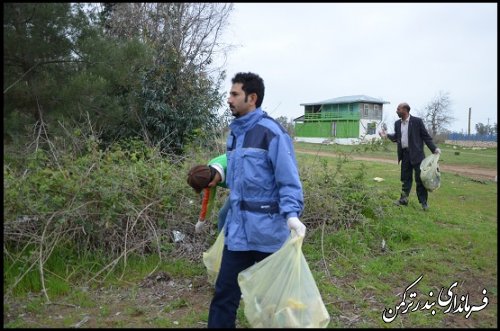 دومین پاکسازی محیط زیست در جزیره آشوراده برگزار شد