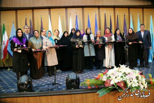 زلیخا عادلی بعنوان کارآفرین برتر فرش کشور انتخاب شد
