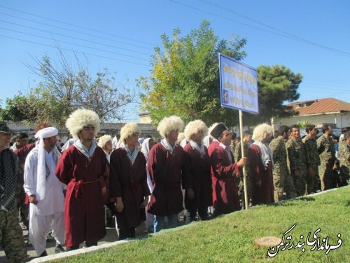 رژه نیروهای مسلح شهرستان های غرب استان گلستان به مناسبت هفته دفاع مقدس