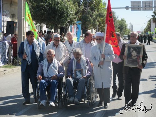 رژه نیروهای مسلح شهرستان های غرب استان گلستان به مناسبت هفته دفاع مقدس