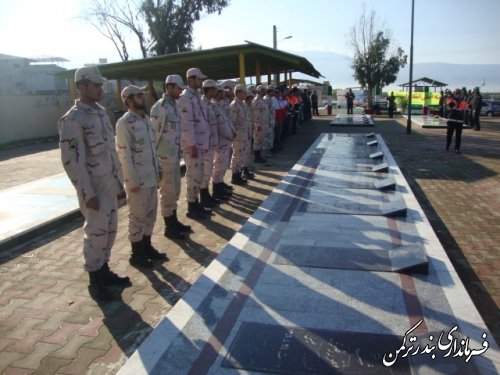 غبارروبی مزار شهدای شهرستان ترکمن 