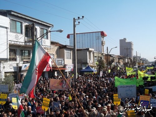 راهپیمایی 22 بهمن در شهر بندر ترکمن با شکوه خاصی برگزار شد