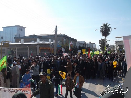 راهپیمایی 22 بهمن در شهر بندر ترکمن با شکوه خاصی برگزار شد