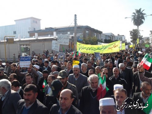 راهپیمایی 22 بهمن در شهر بندر ترکمن با شکوه خاصی برگزار شد