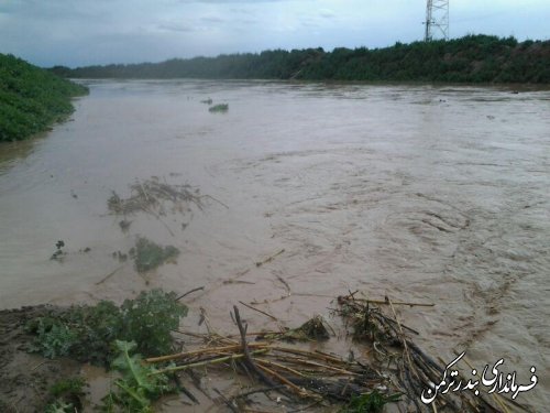 بازديد ميداني فرماندارشهرستان تركمن از آب گرفتگي روستاهاي تابعه