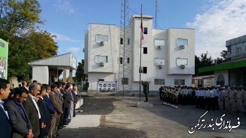 حضور فرماندار در مراسم صبحگاه مشترک نیروی های نظامی و انتظامی شهرستان ترکمن