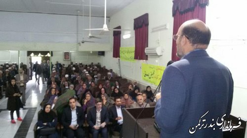 آئین تجلیل از بازنشستگان آموزش و پرورش شهرستان ترکمن برگزار شد